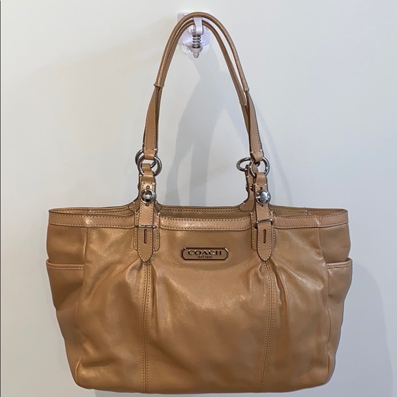 Coach Handbags - Coach purse